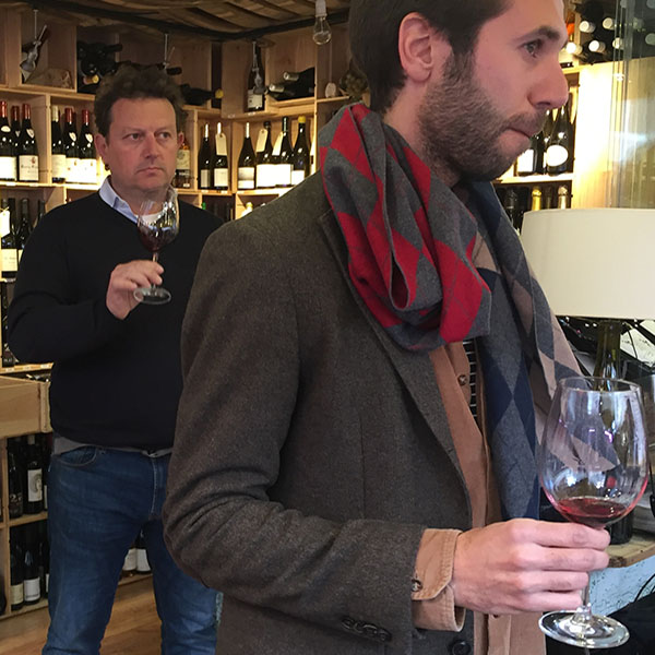 Mario Rovira, Enólogo de Akilia Wines y Xavier Saludes de Vinoteca Tierra detrás