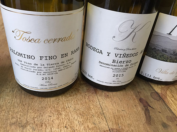 Vinos de Akilia: Tosca Cerrada, 2014, K y Villa de San Lorenzo 2015