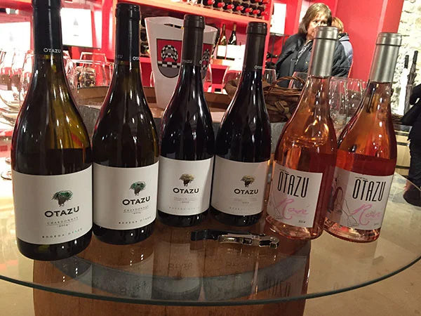 Vinos Chardonnay 2014, Premium Cuvee 2012 y Rosé 2014 elaborados por la Bodega Otazu