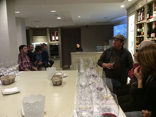 Benjamín Romeo de Bodega Contador en la Vinoteca El Buen Gusto de Valladolid
