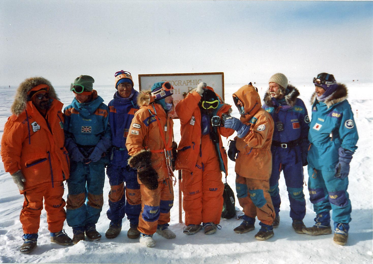 The 1990 Trans-Antarctic Expedition (image courtesy of southpolestation.com ).