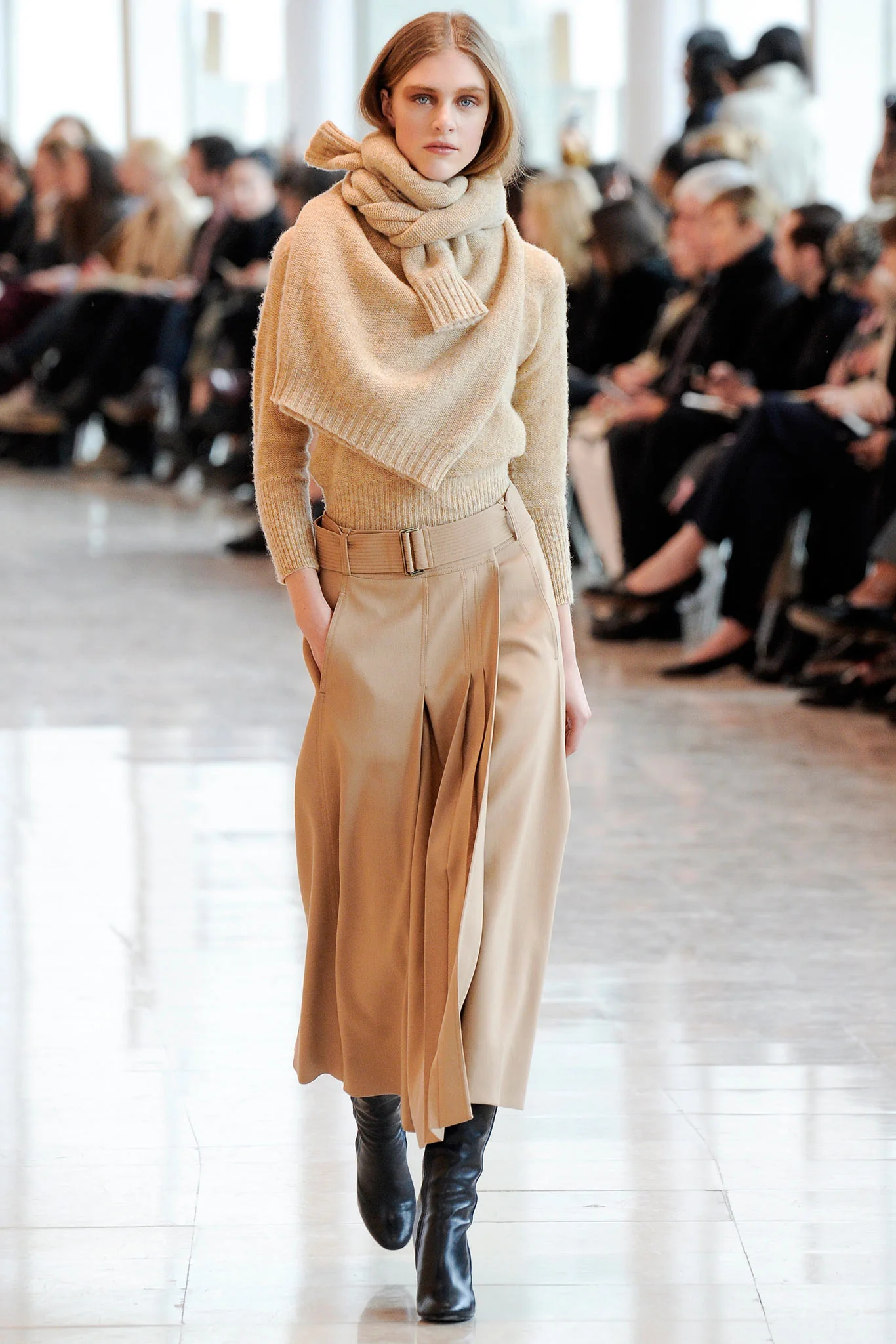 Thicker, textured knits evoke informality (Lemaire FW 2014)