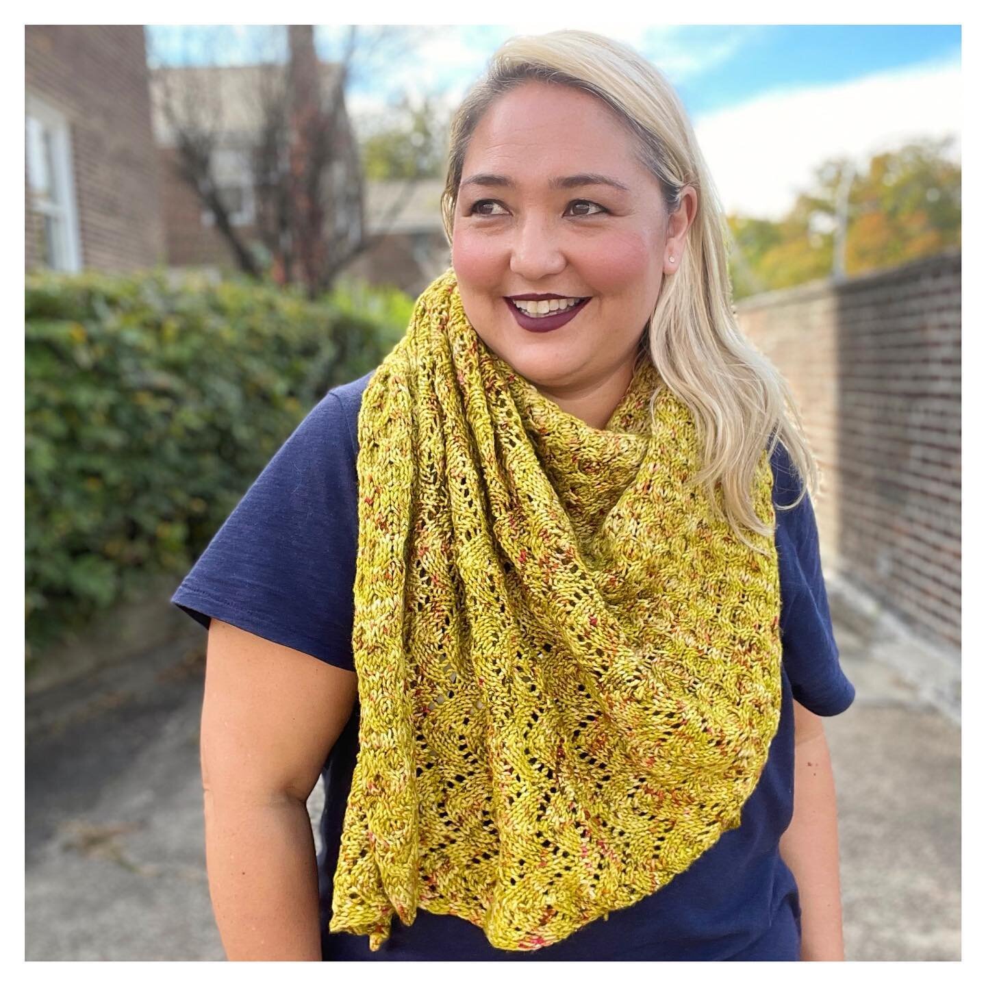 The temperature has taken a turn &amp; there&rsquo;s a crispness in the air, it&rsquo;s definitely shawl season! I&rsquo;m wearing @dreareneeknits #honeymossshawl in colorway Falling Leaves on Swift Cozy DK on this beautiful autumn day. I loved the m