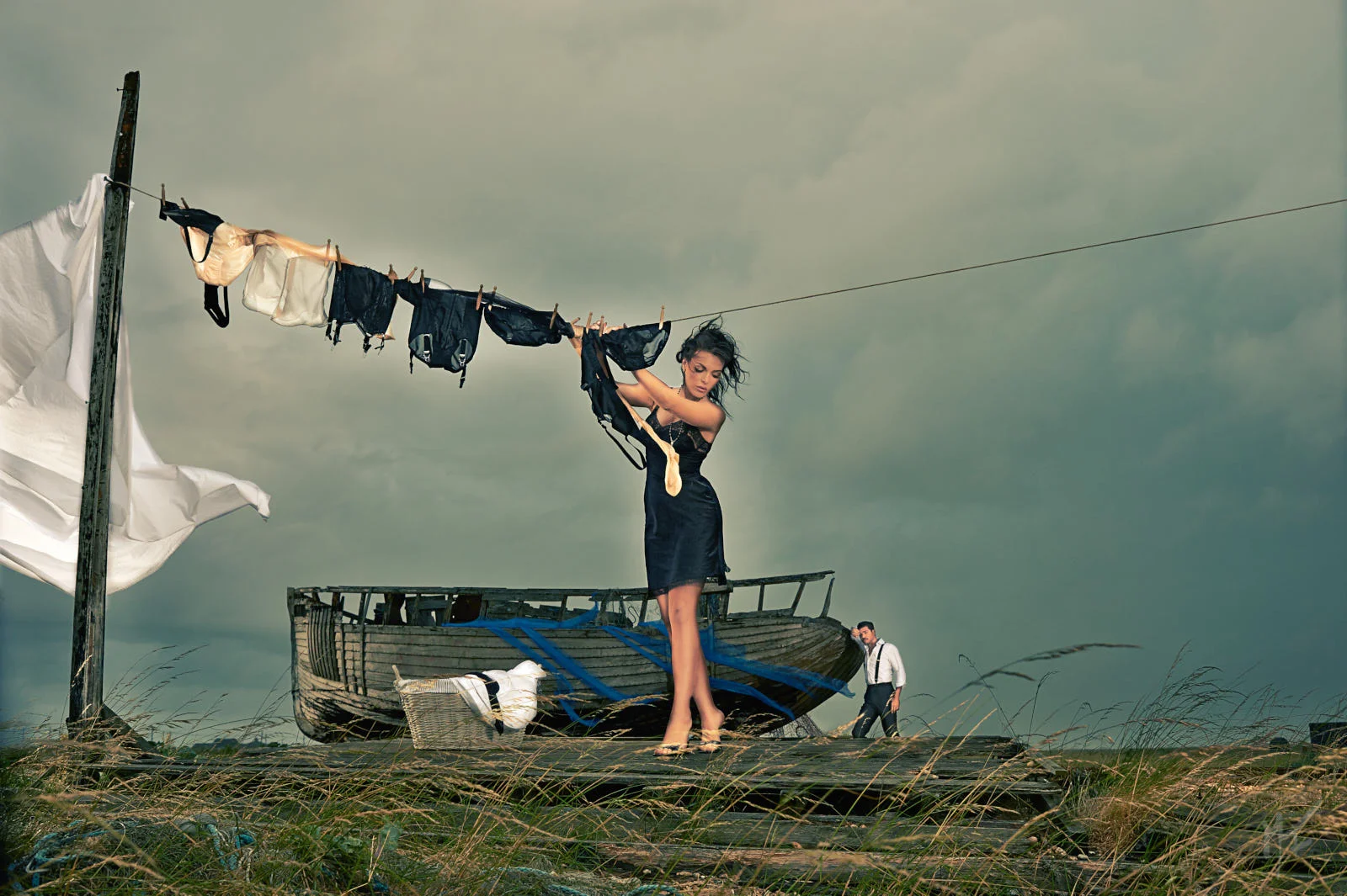 the washing line - main