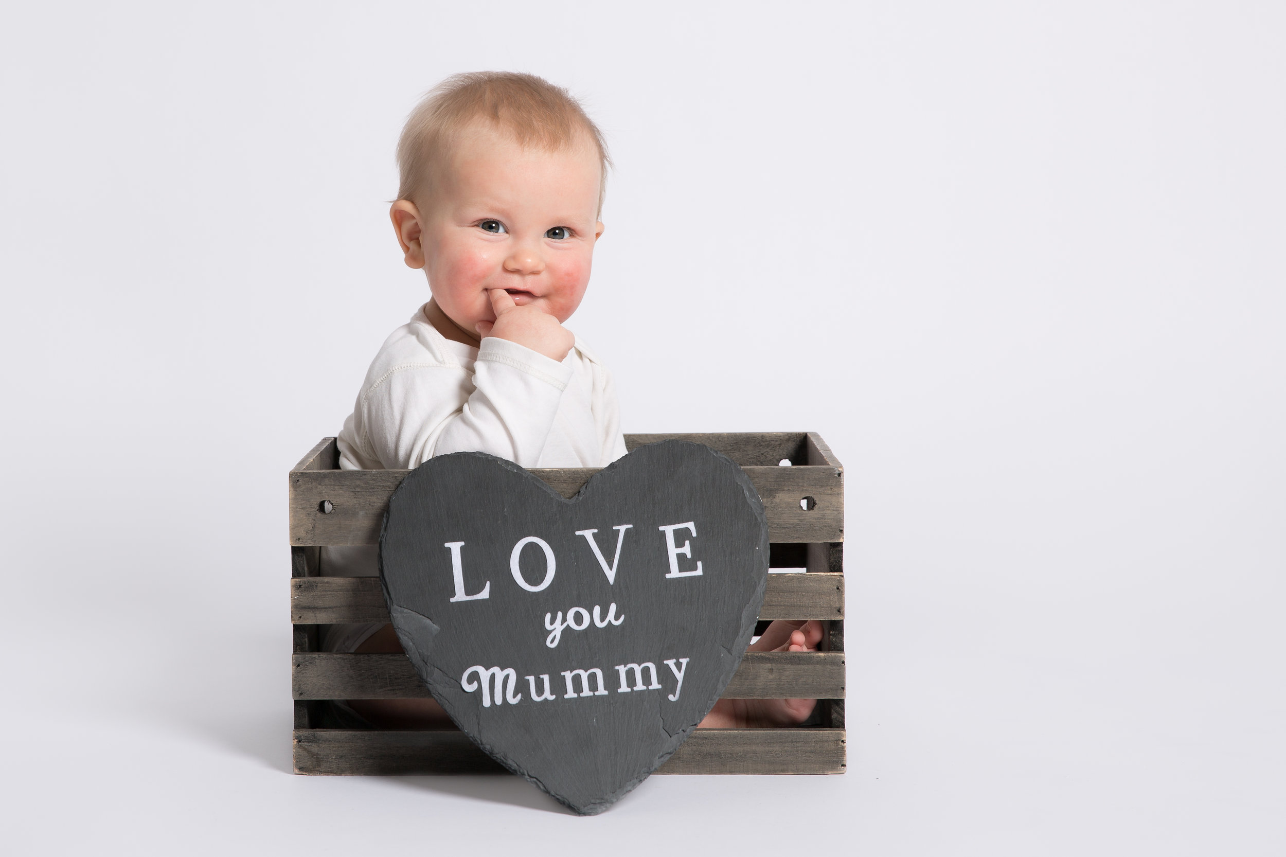 march-mothers-day-themed-baby-photo