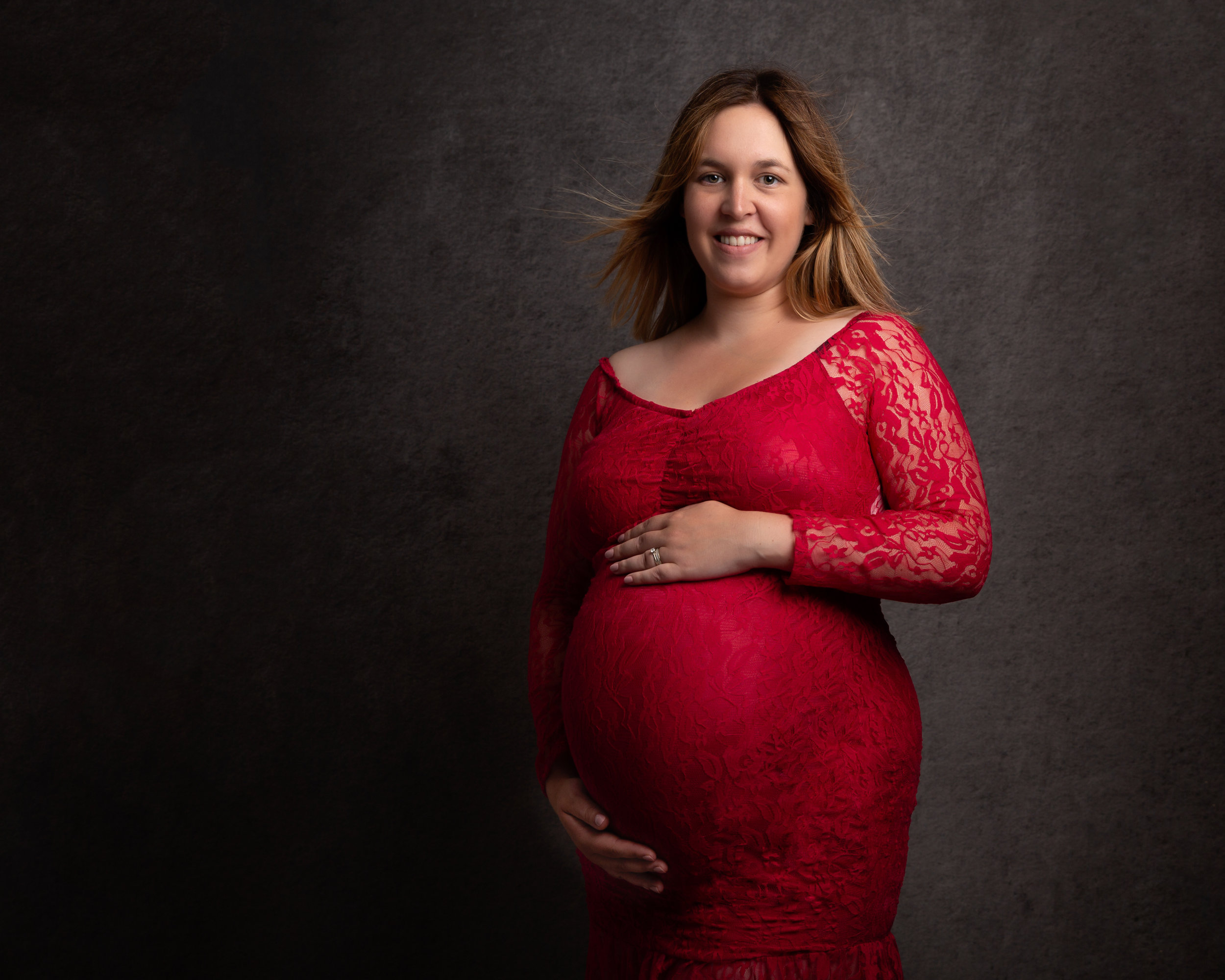 award-winning-maternity-portrait-red-dress-london-photographer.jpg (Copy)