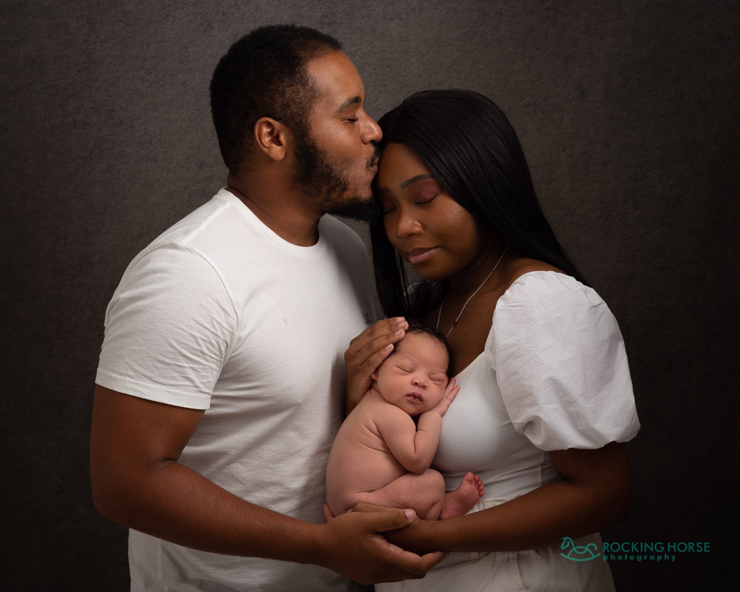 family-portrait-with-newborn-baby-east-london
