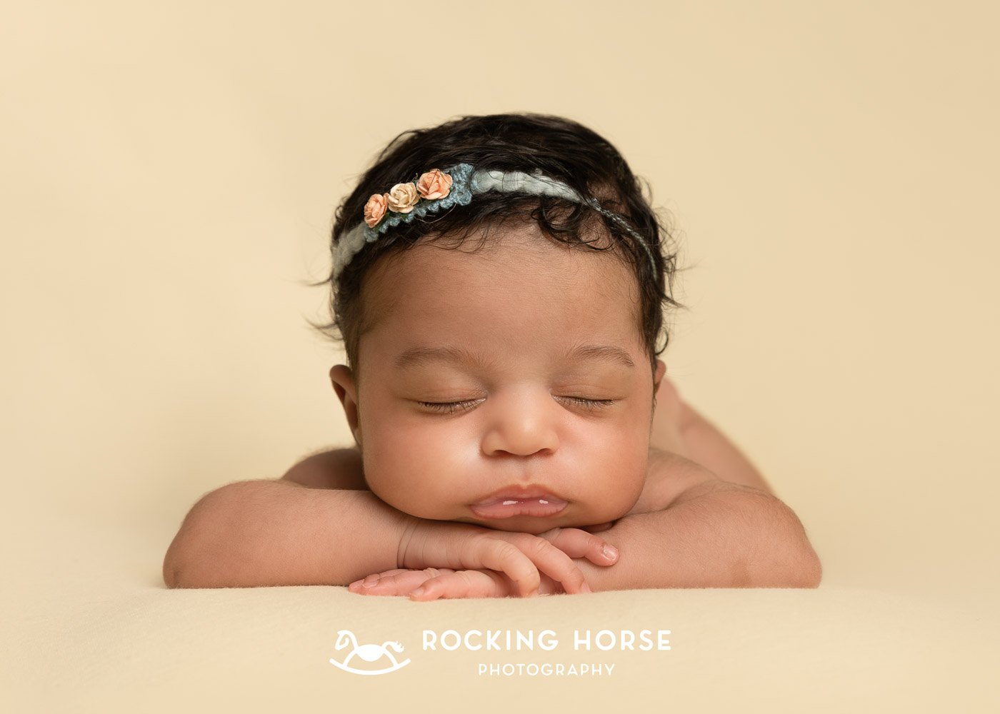 hands-on-chin-pose-newborn-baby