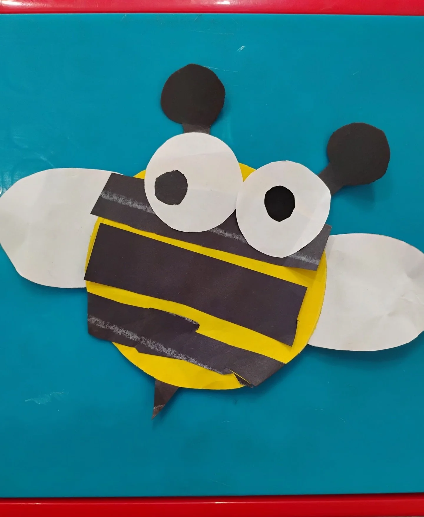 Buzzing with creativity 🐝 Happy Friday!