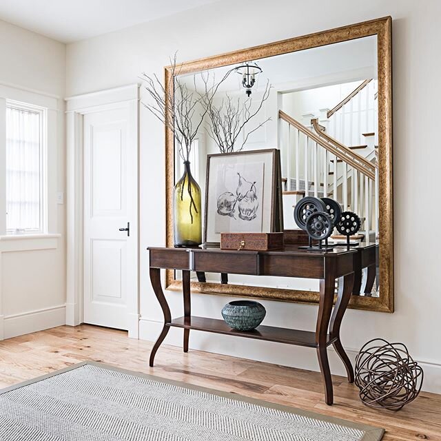 Beautiful and functional.

#interiordesign #designer #petrellainteriors #designdetails #inspiration #entryway #foyer