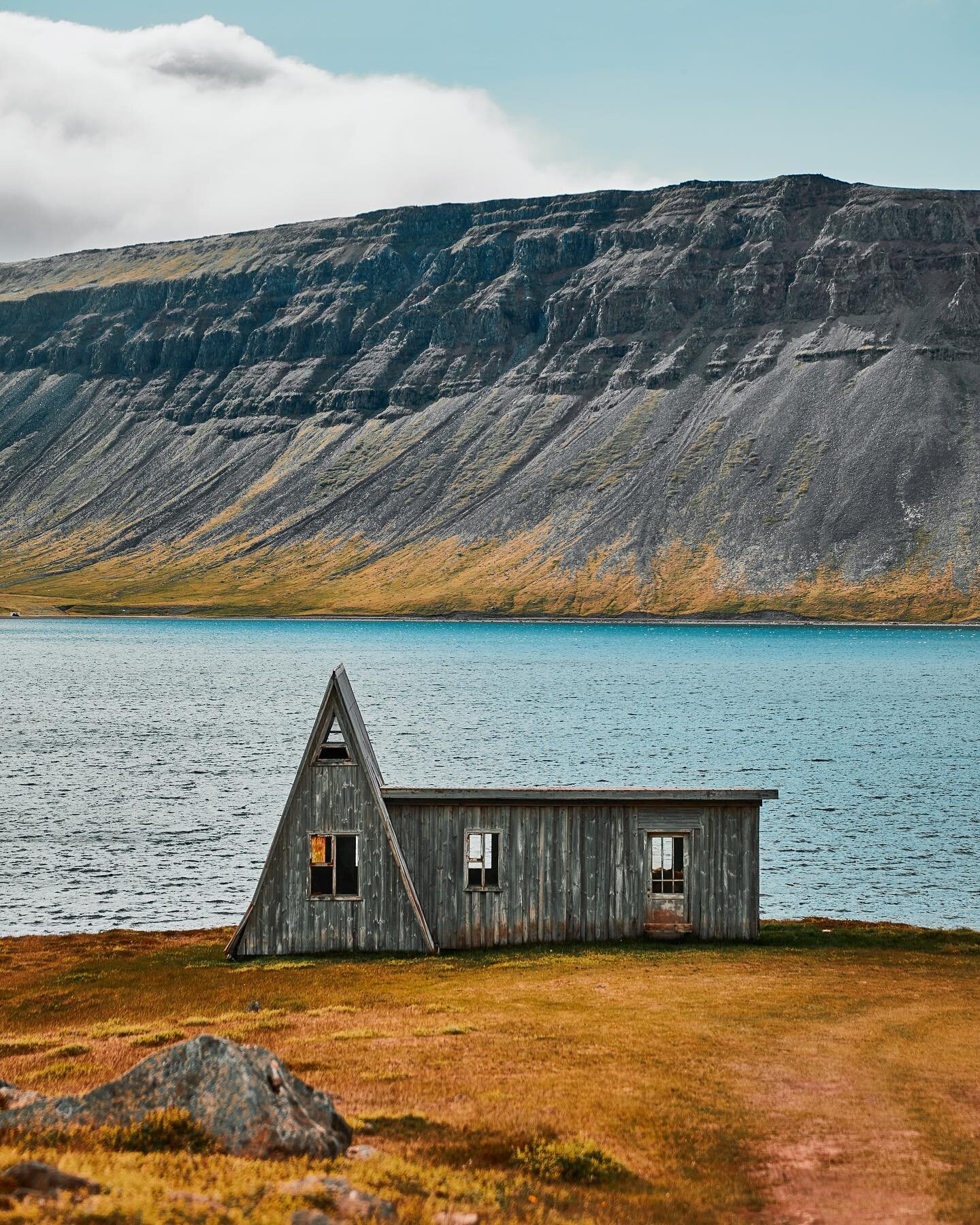 I don't know how, but I'm taller
There must be something in the water

@phoebebridgers 
.
.
.
.

#travel #icelandtravel #icelandic #exploreiceland #travelphotography #iceland #icelandexplored #roamtheplanet #visiticeland #igersiceland #love #photooft