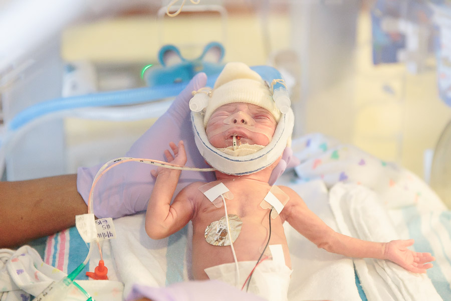 Lincoln | 28 Weeks | NICU Portraits | Charlotte, North Carolina NICU Photographer | Krista Gantt Photography