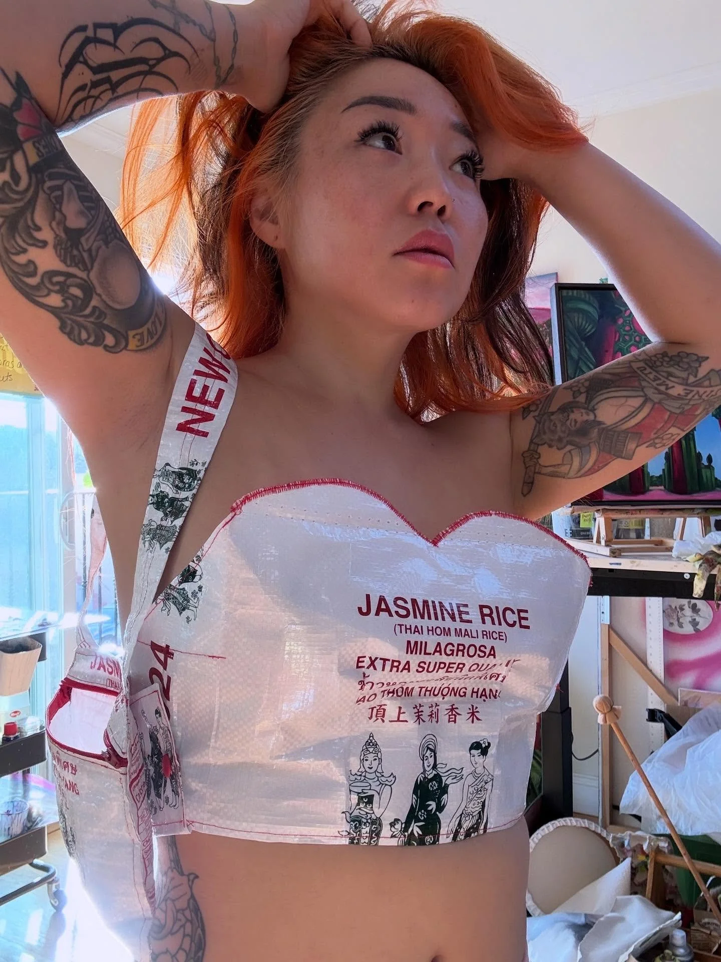 Latest creations in my #hautecoture upcycle fashion rice line 🌾🍙 

Made this two-piece #bandeau &amp; #miniskirt using my favorite jasmine rice @threeladies.us as a Halloween costume but honestly it&rsquo;s an everyday ❤️

lightweight ~ waterproof 