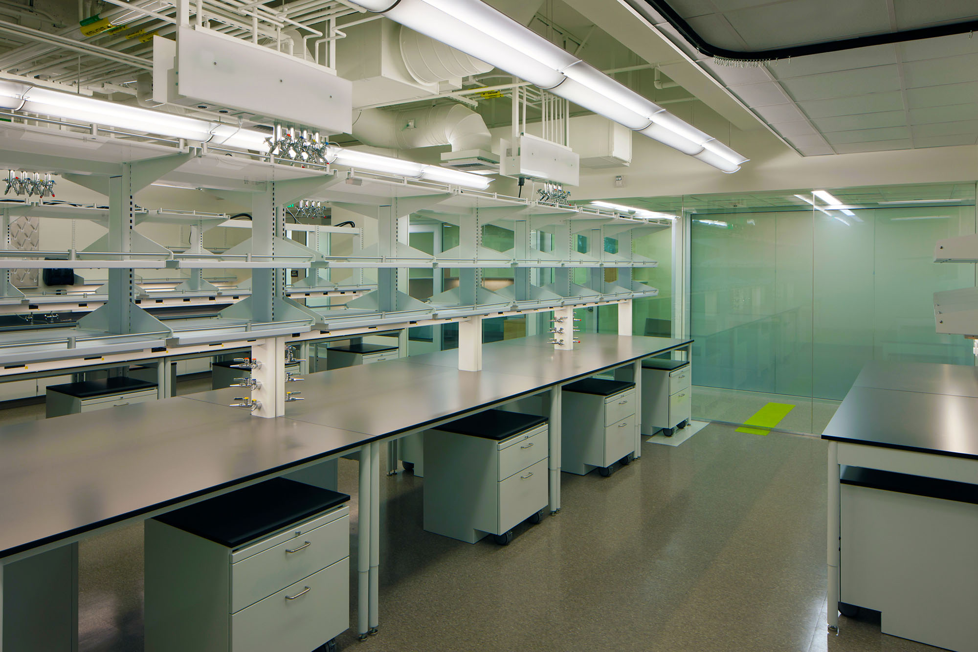 Laboratories_PPC_0010s_0000_OKA Hong.jpg