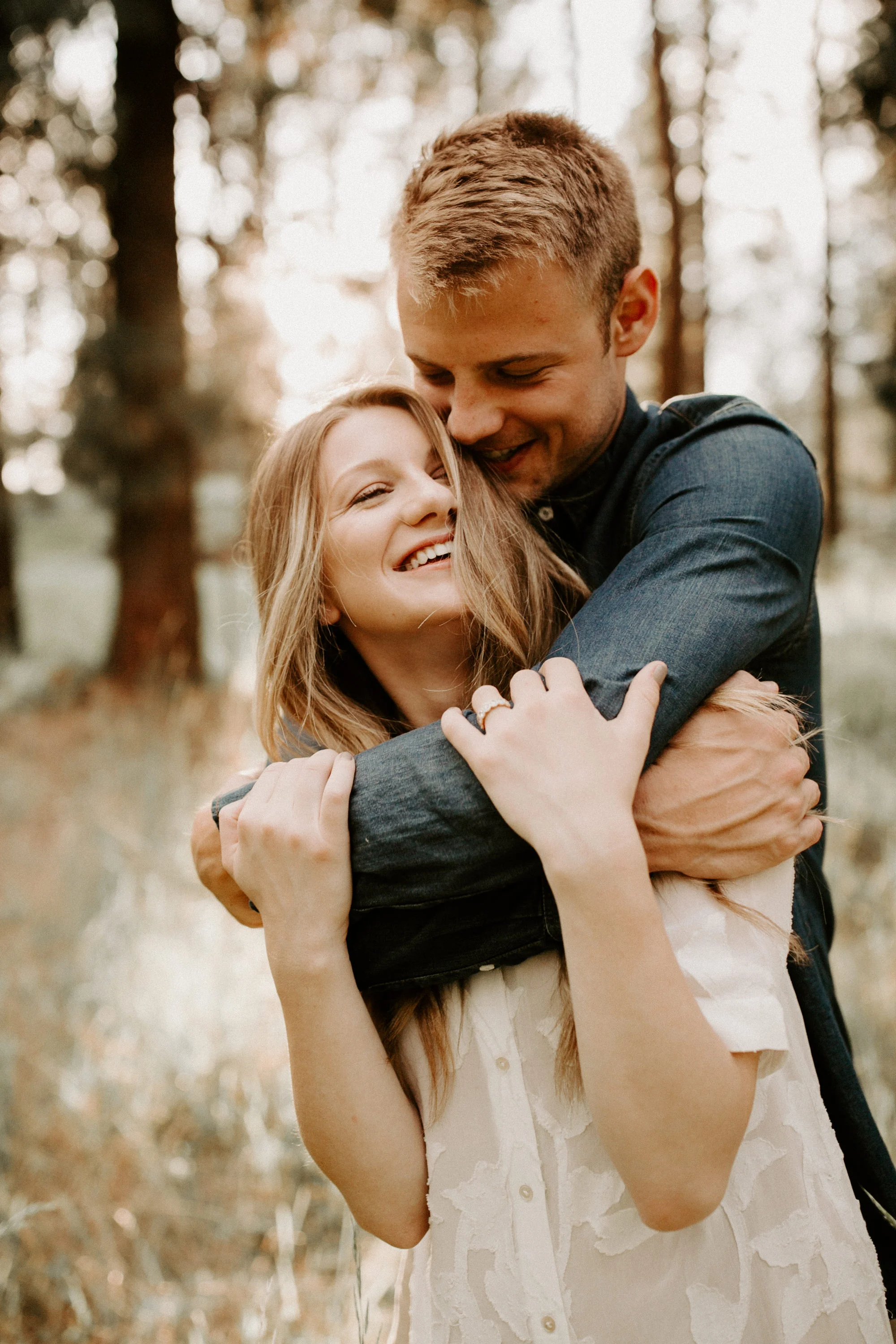 BlackButteRanchOregonEngagementSamandTylerDawnCharlesPhotographer-140.jpg