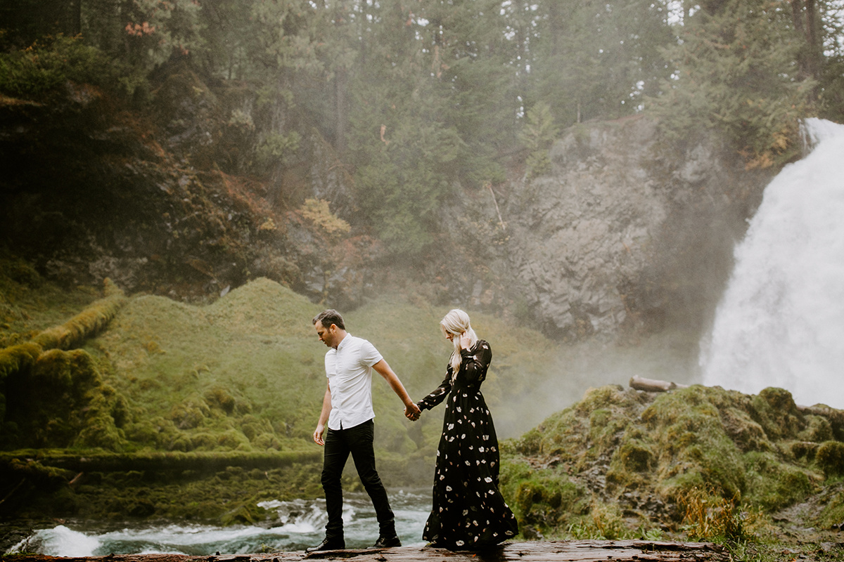 SahalieFallsStephenieandStevenDawnCharlesPhotographer-149.jpg
