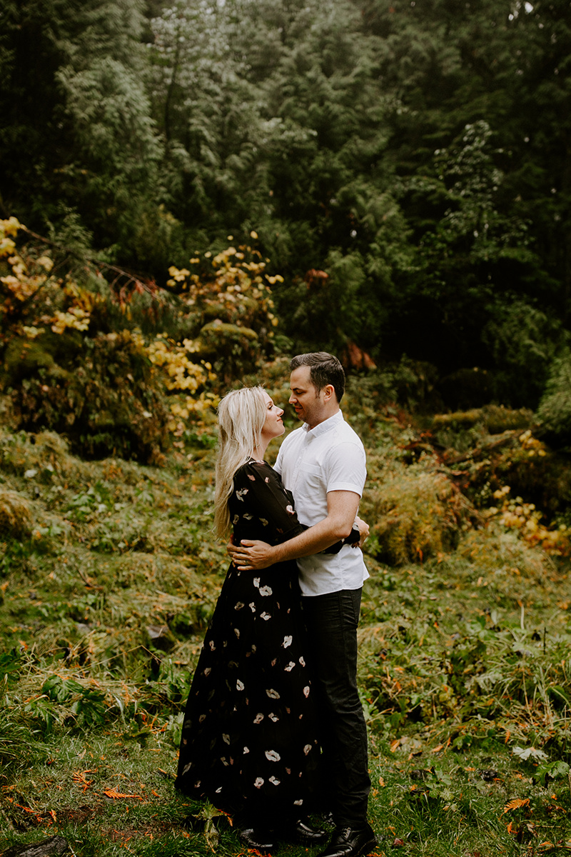 SahalieFallsStephenieandStevenDawnCharlesPhotographer-158.jpg