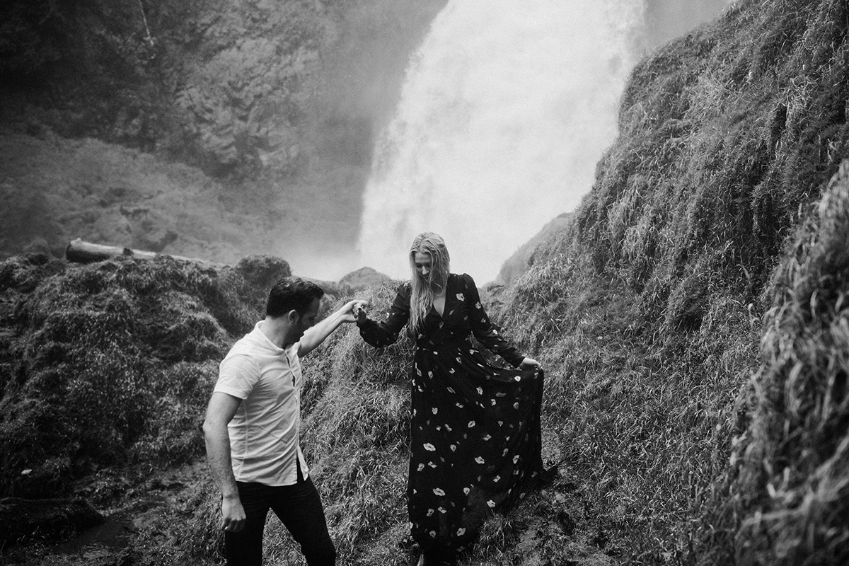 SahalieFallsStephenieandStevenDawnCharlesPhotographer-183.jpg