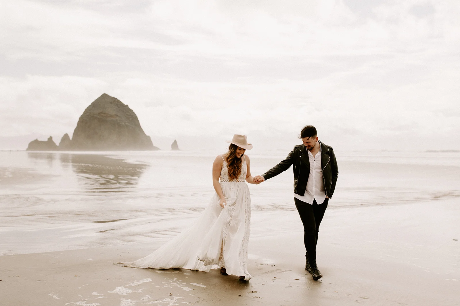 CannonBeachOregonElopementAthenaandCameronDawnCharlesPhotographer-172.jpg