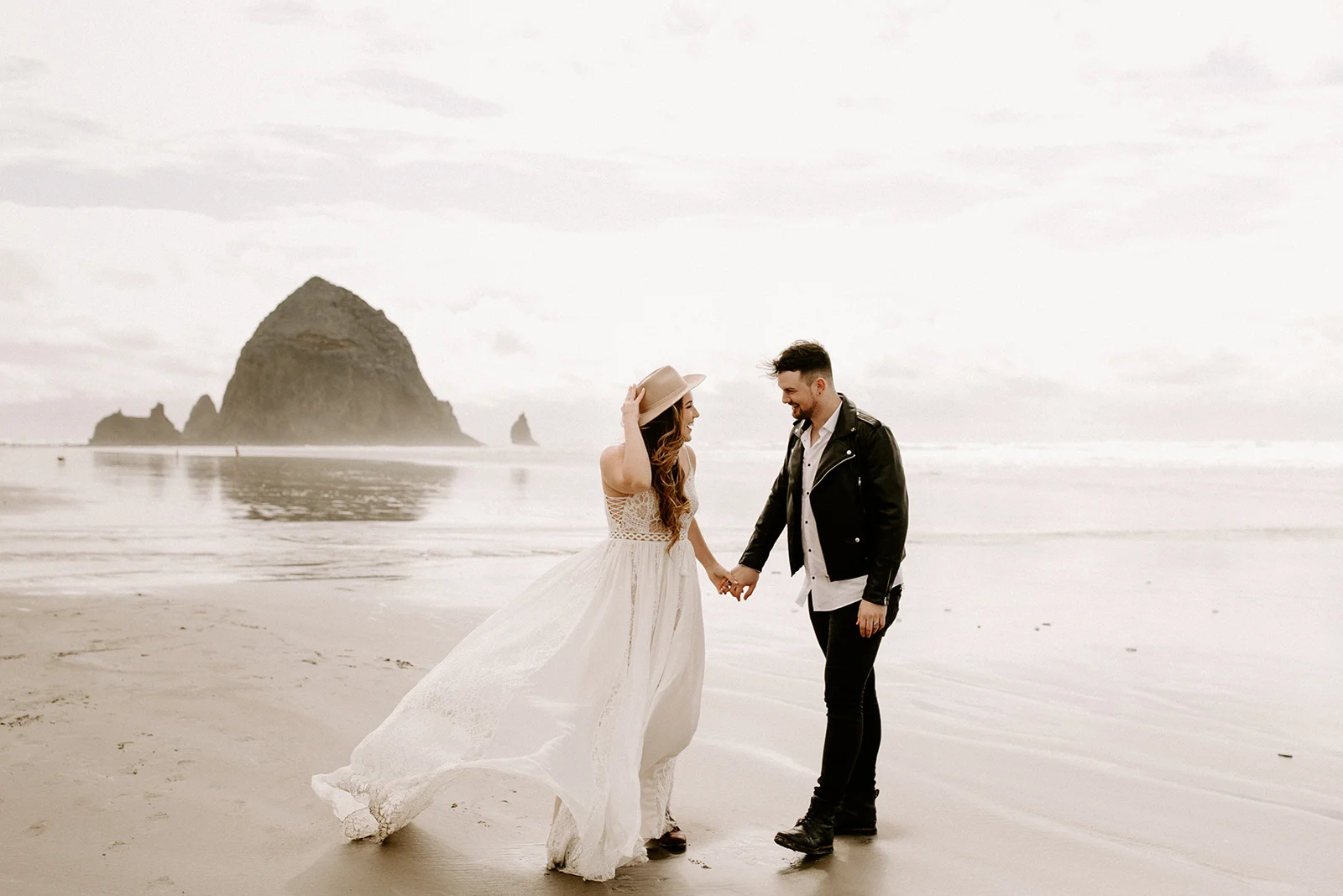 CannonBeachOregonElopementAthenaandCameronDawnCharlesPhotographer-185.jpg