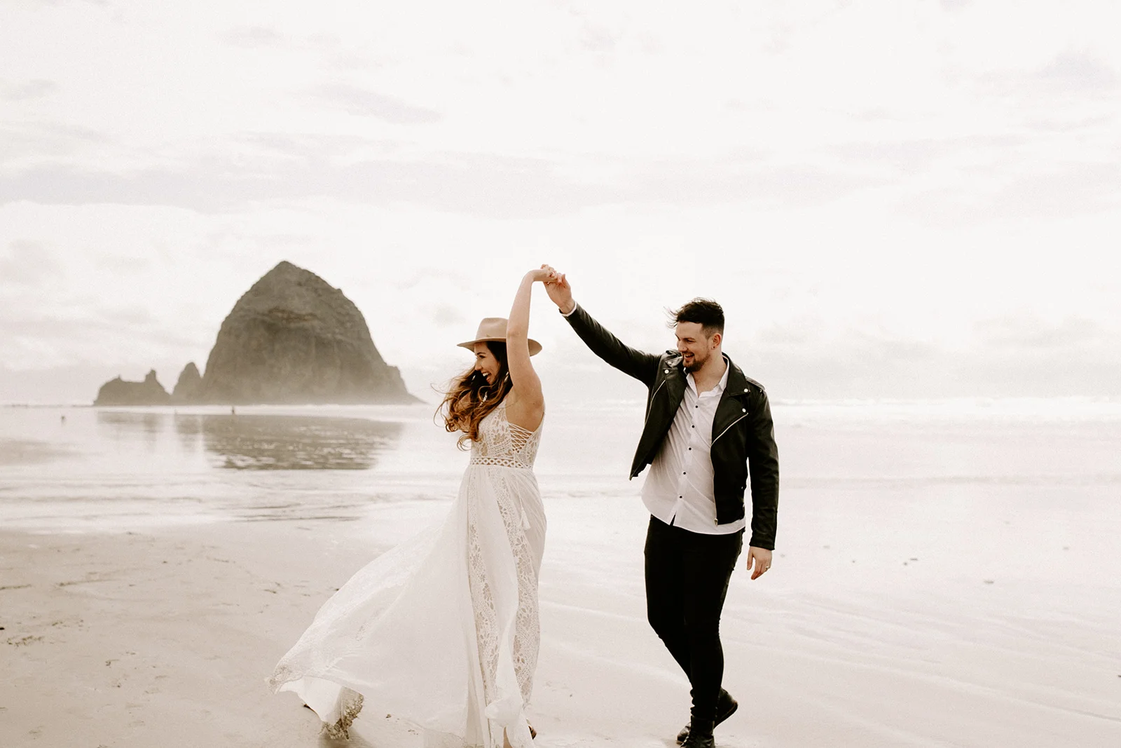 CannonBeachOregonElopementAthenaandCameronDawnCharlesPhotographer-186.jpg