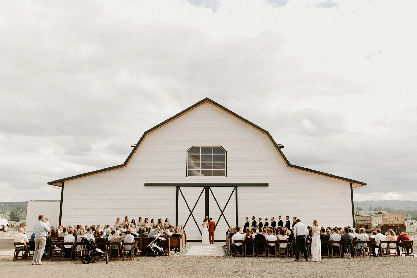 JunebugButlerBarnWeddingDawnCharlesPhotographer-116.jpg