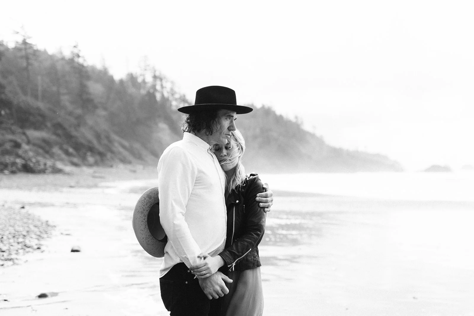 CannonBeachEngagementCharlotteandJamesDawnCharlesPhotographer-37.jpg