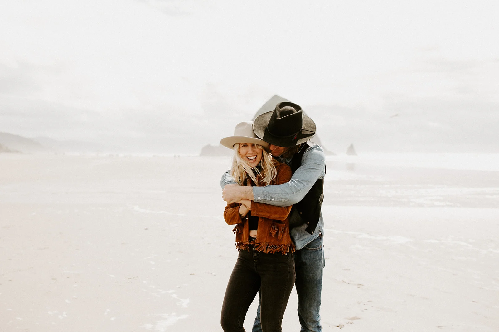 CannonBeachEngagementCharlotteandJamesDawnCharlesPhotographer-122.jpg