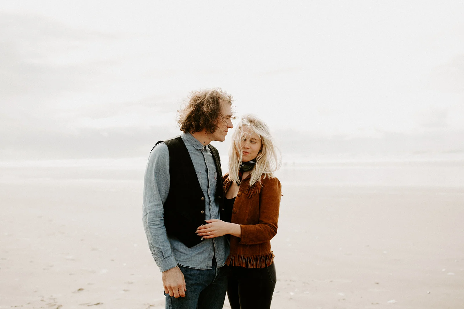 CannonBeachEngagementCharlotteandJamesDawnCharlesPhotographer-156.jpg