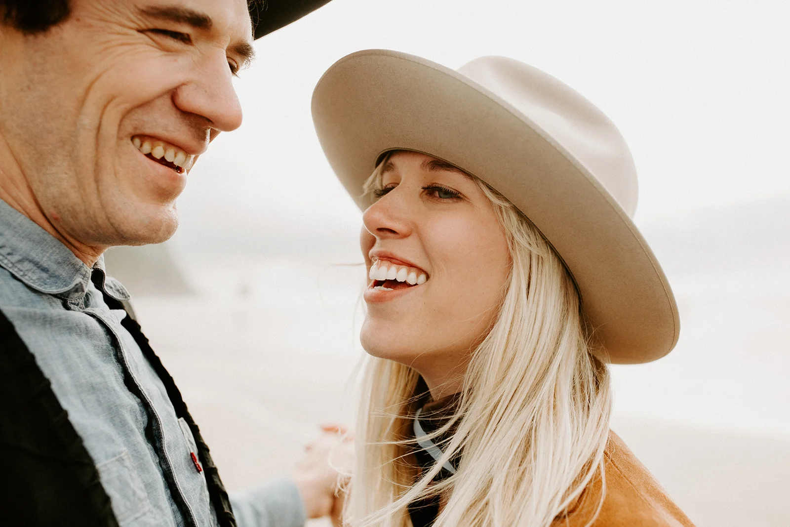 CannonBeachEngagementCharlotteandJamesDawnCharlesPhotographer-247.jpg