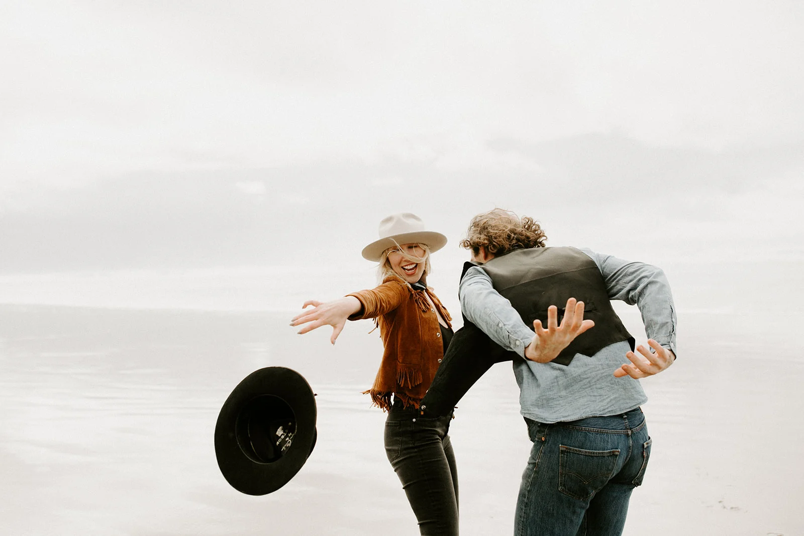 CannonBeachEngagementCharlotteandJamesDawnCharlesPhotographer-309.jpg