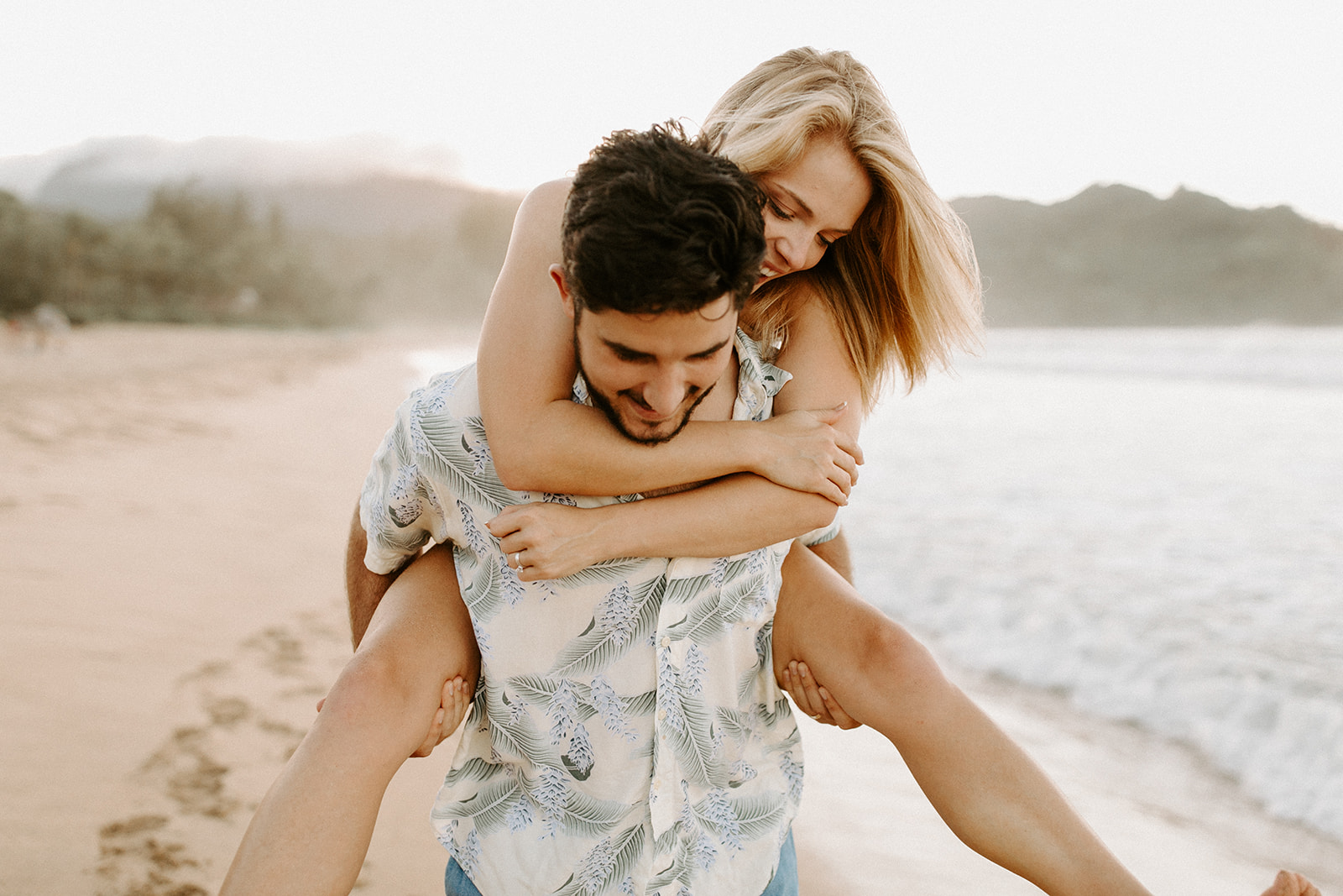 KauaiHanaleiBayCouplesSessionKimandCurtisDawnCharlesPhotographer-93.jpg