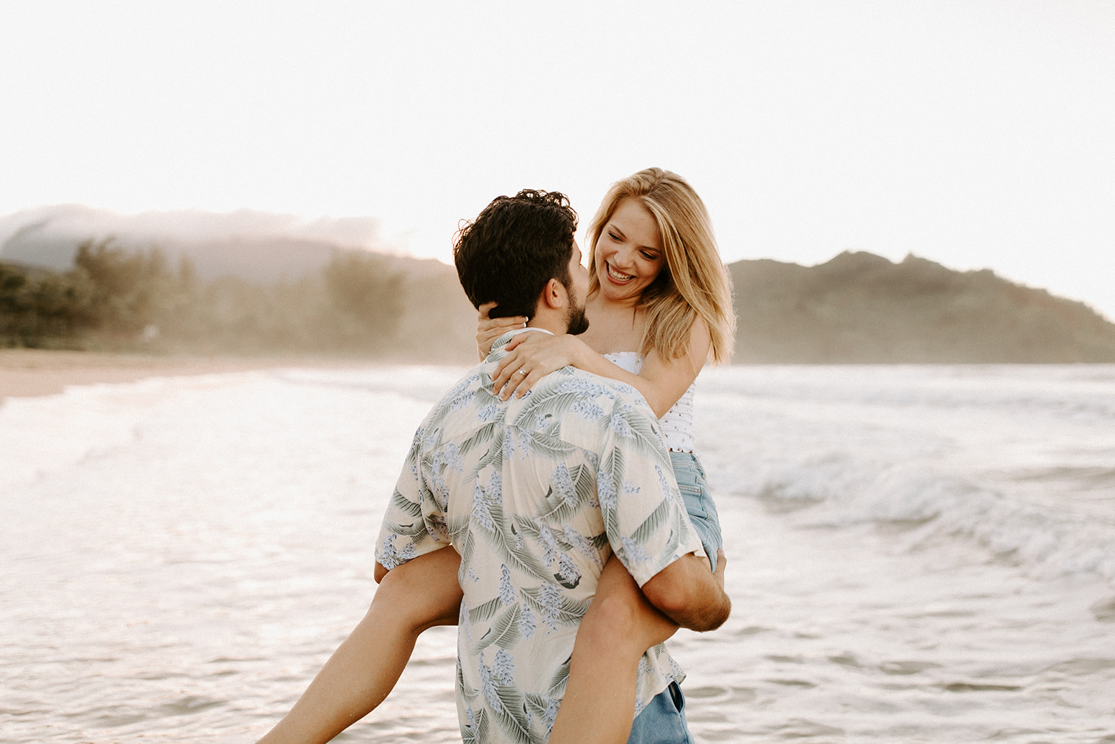 KauaiHanaleiBayCouplesSessionKimandCurtisDawnCharlesPhotographer-100.jpg