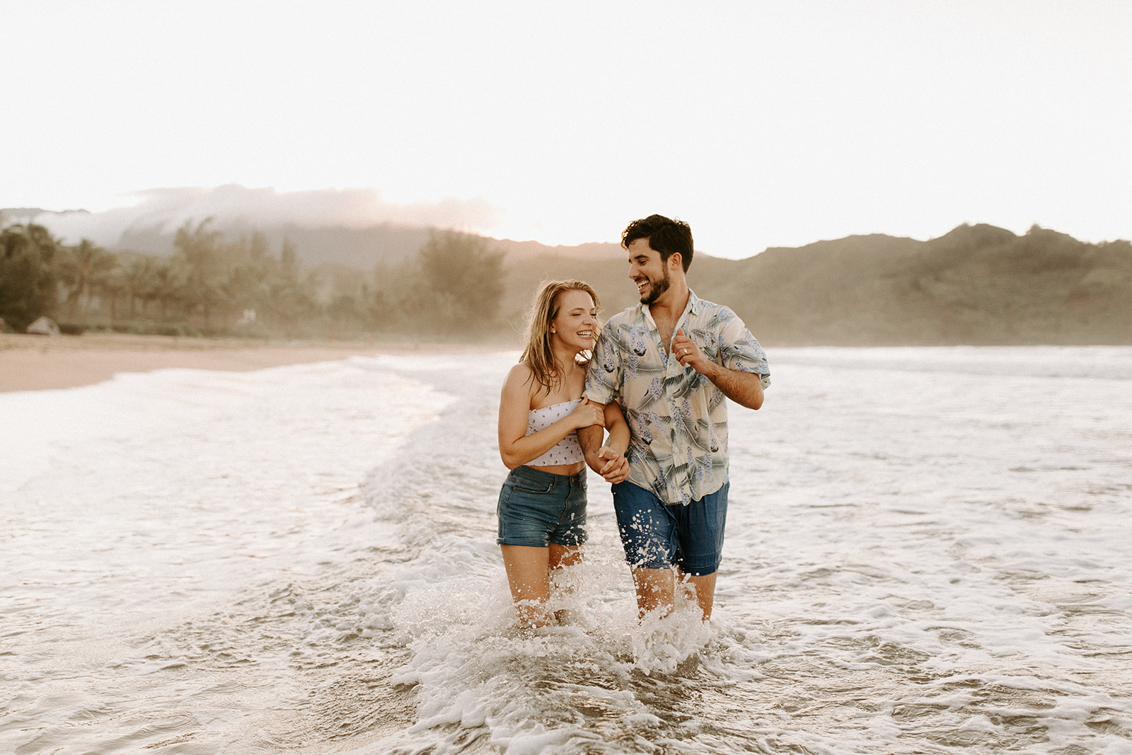 KauaiHanaleiBayCouplesSessionKimandCurtisDawnCharlesPhotographer-149.jpg