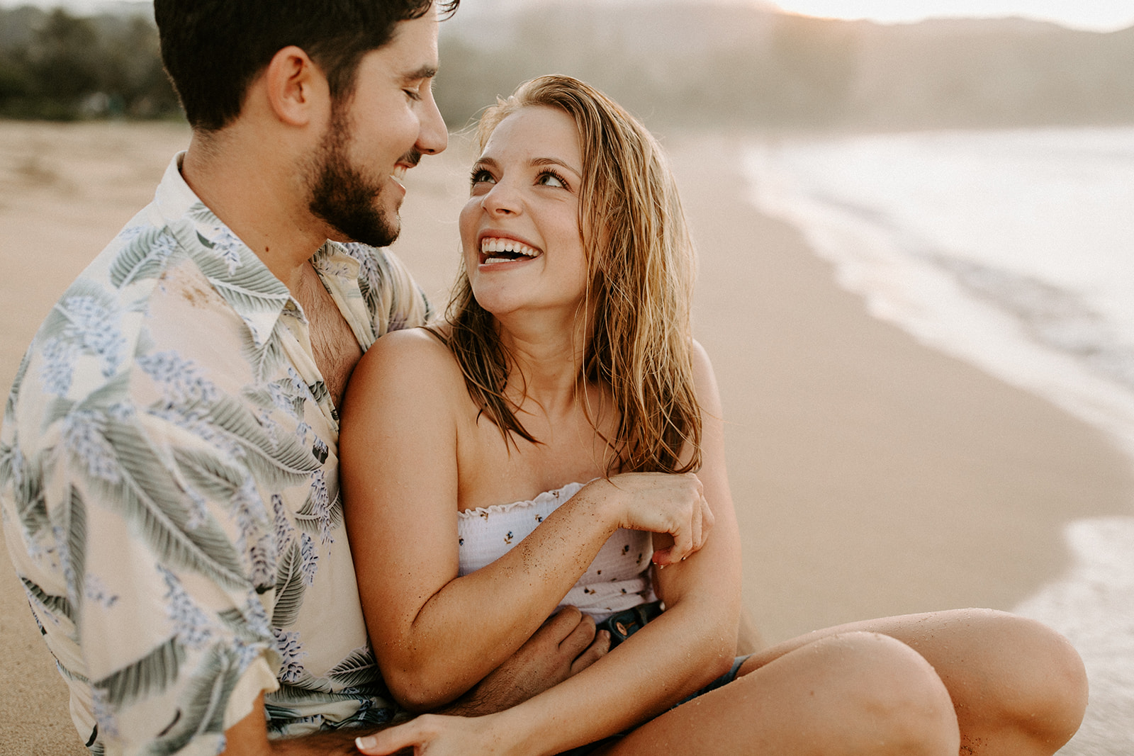 KauaiHanaleiBayCouplesSessionKimandCurtisDawnCharlesPhotographer-205.jpg