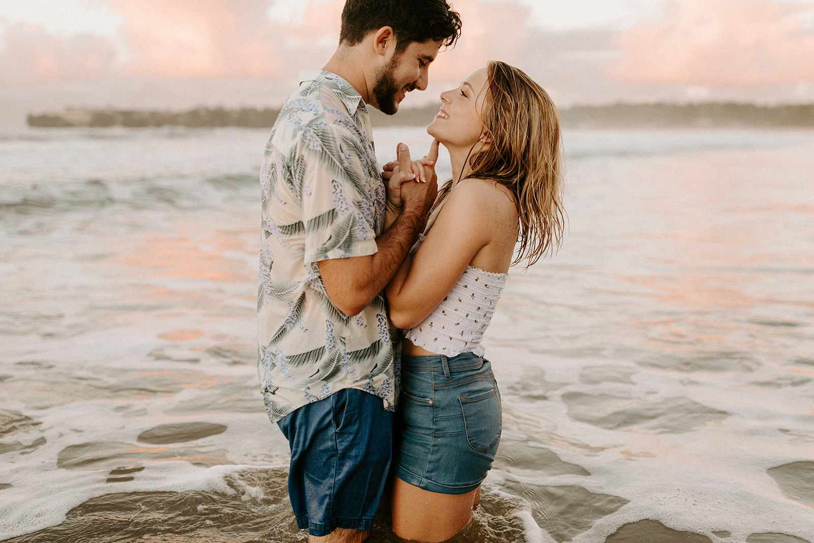 KauaiHanaleiBayCouplesSessionKimandCurtisDawnCharlesPhotographer-241.jpg