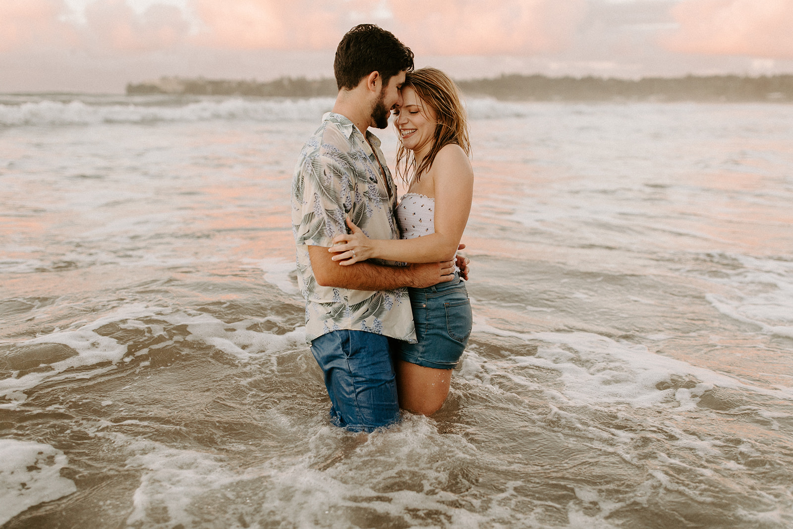 KauaiHanaleiBayCouplesSessionKimandCurtisDawnCharlesPhotographer-250.jpg