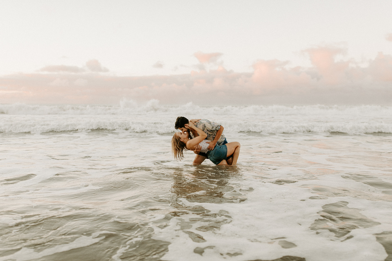KauaiHanaleiBayCouplesSessionKimandCurtisDawnCharlesPhotographer-267.jpg