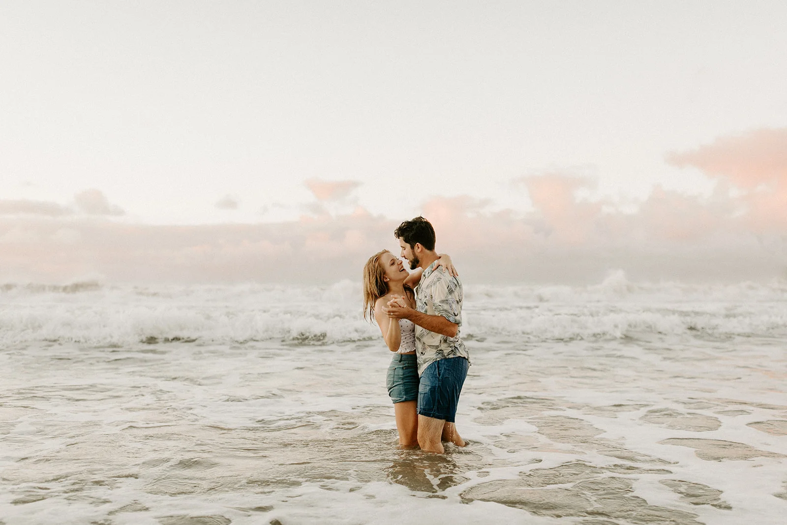 KauaiHanaleiBayCouplesSessionKimandCurtisDawnCharlesPhotographer-270.jpg