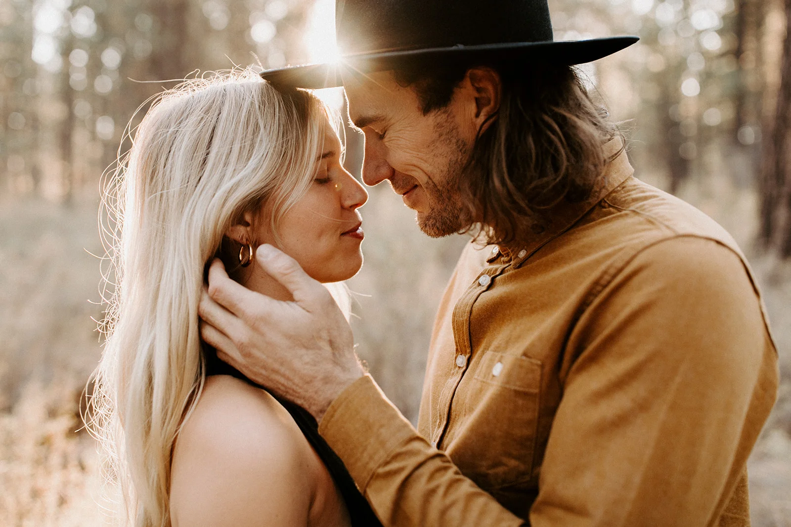 BendOregonCouplesSessionCharlotteandJamesDawnCharlesPhotographer-16.jpg