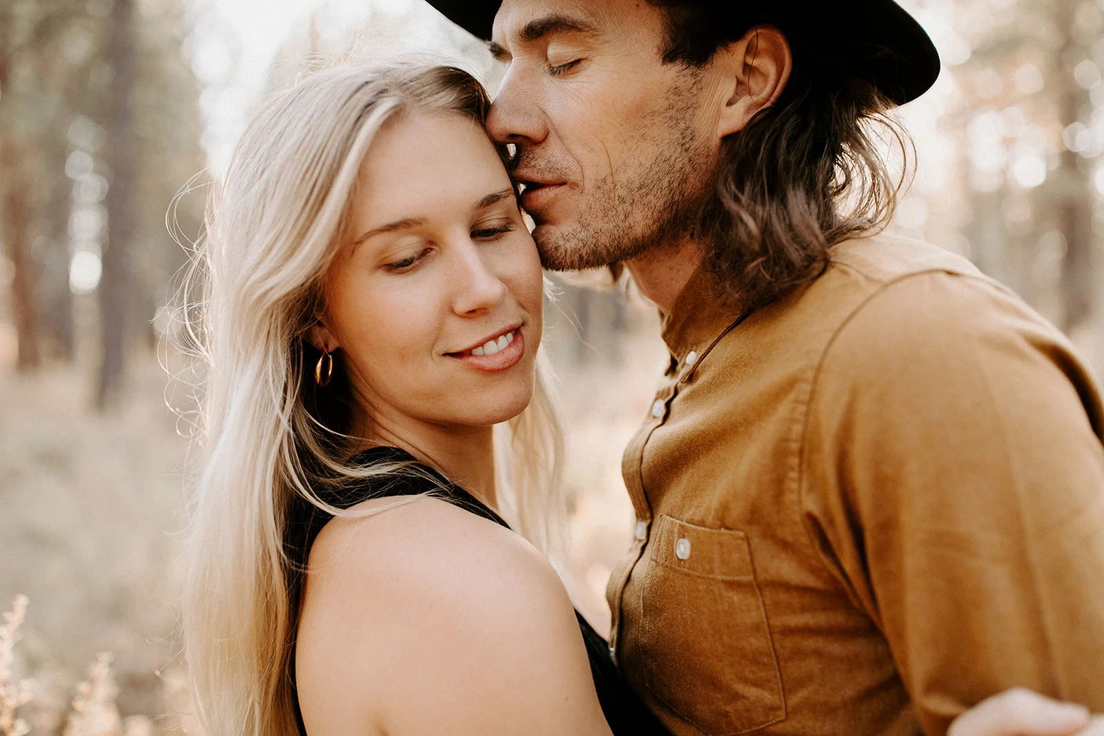 BendOregonCouplesSessionCharlotteandJamesDawnCharlesPhotographer-22.jpg