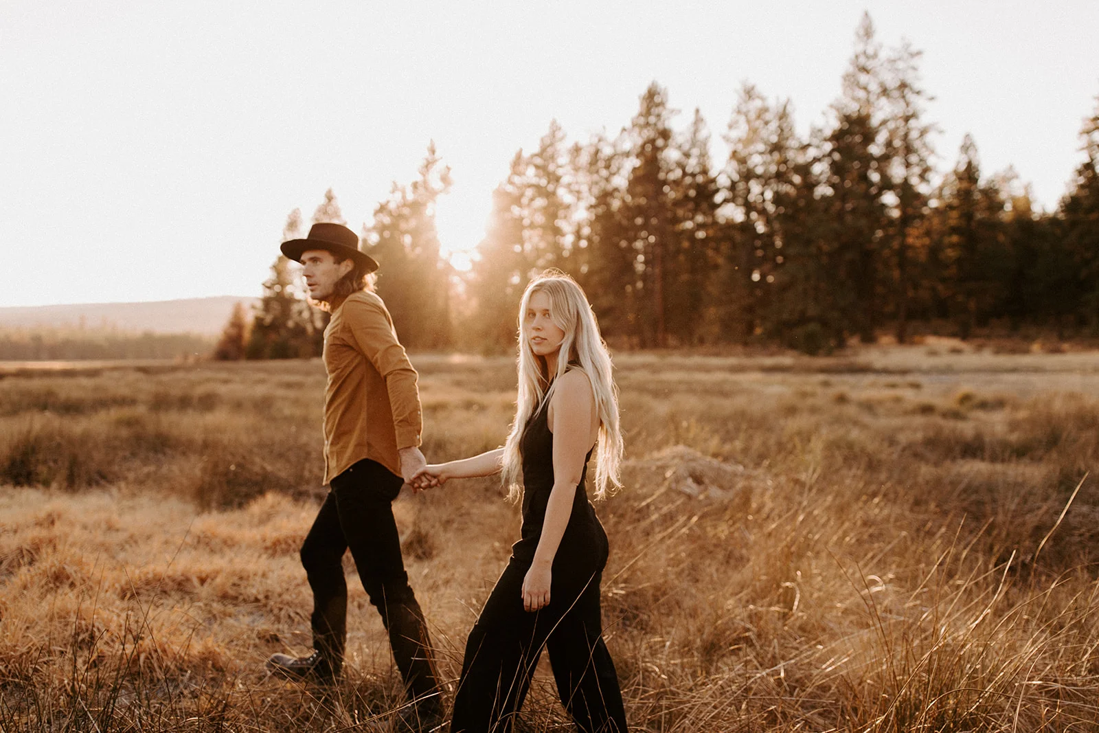 BendOregonCouplesSessionCharlotteandJamesDawnCharlesPhotographer-101.jpg