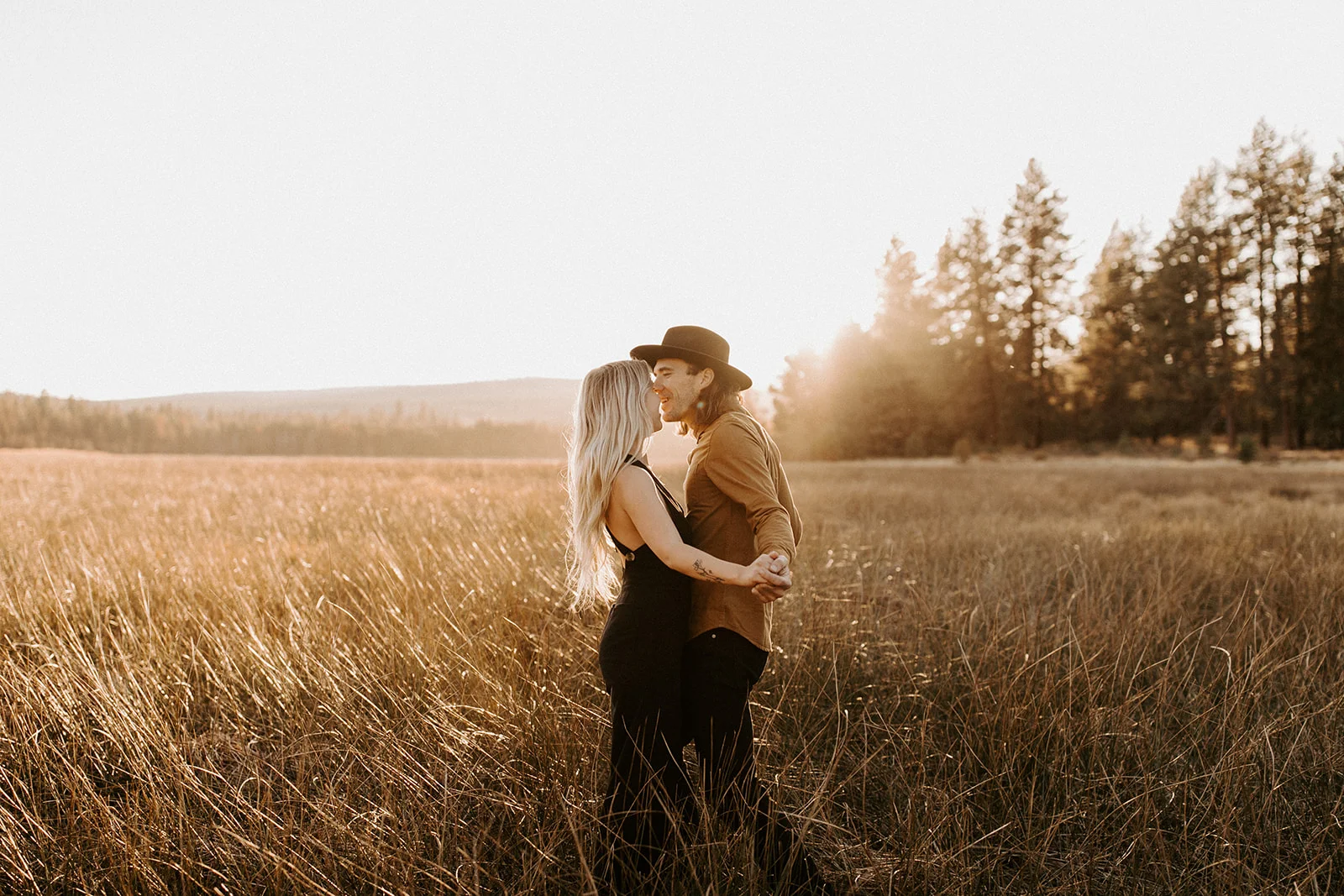 BendOregonCouplesSessionCharlotteandJamesDawnCharlesPhotographer-127.jpg