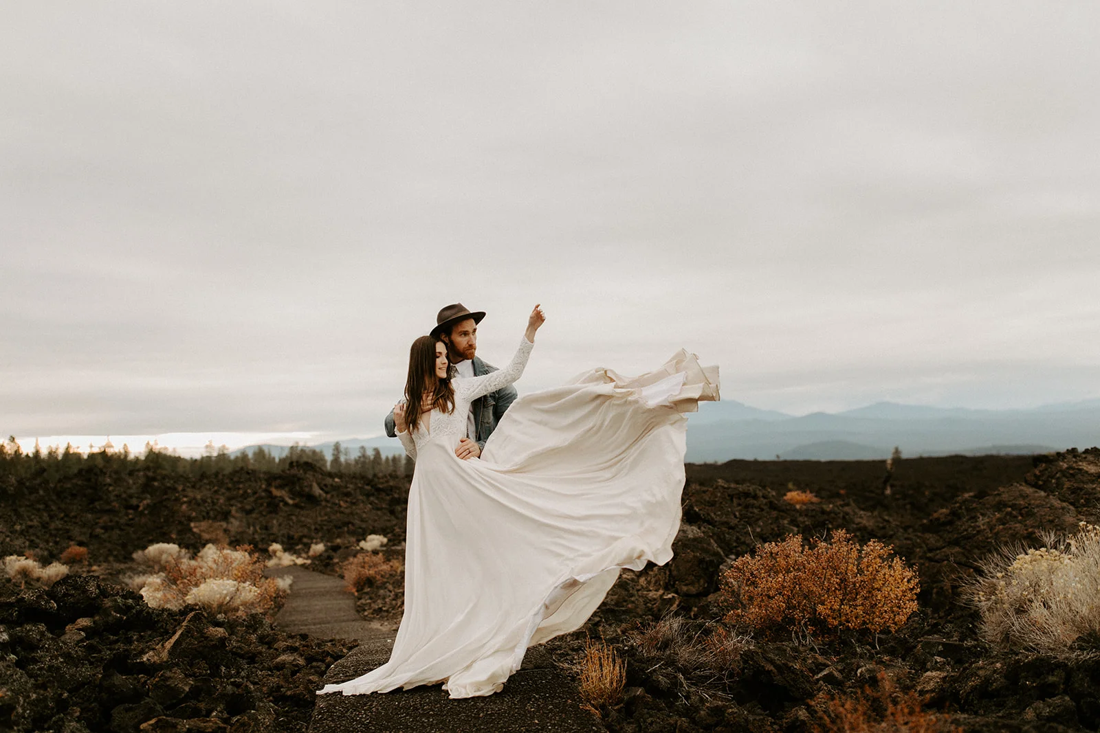 BendOregonElopementLindsayandEricDawnCharlesPhotographer-86.jpg
