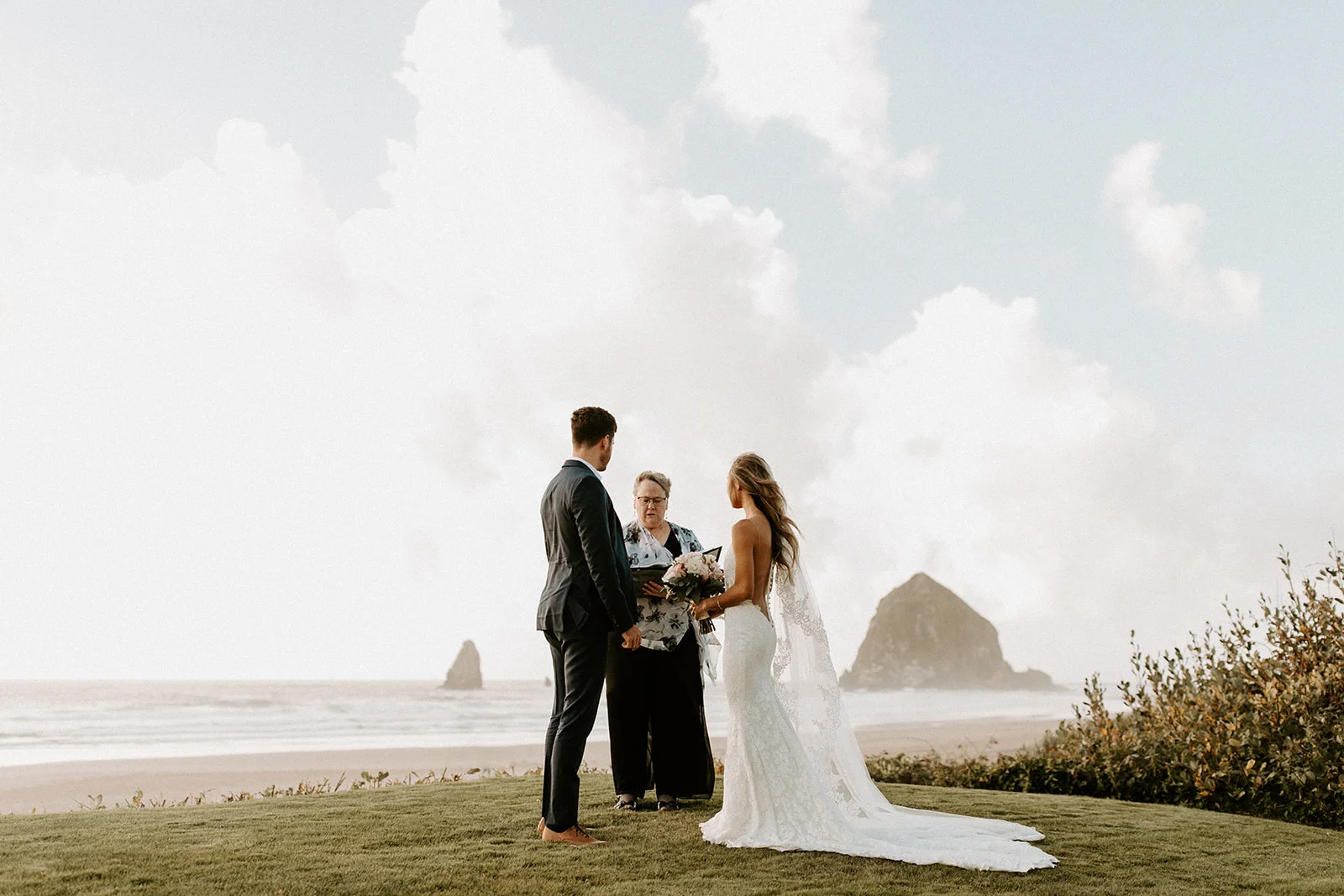 CannonBeachElopementRicamaeandJacobDawnCharlesPhotographer-43.jpg