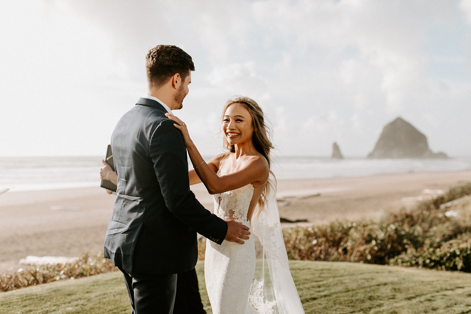 CannonBeachElopementRicamaeandJacobDawnCharlesPhotographer-66.jpg