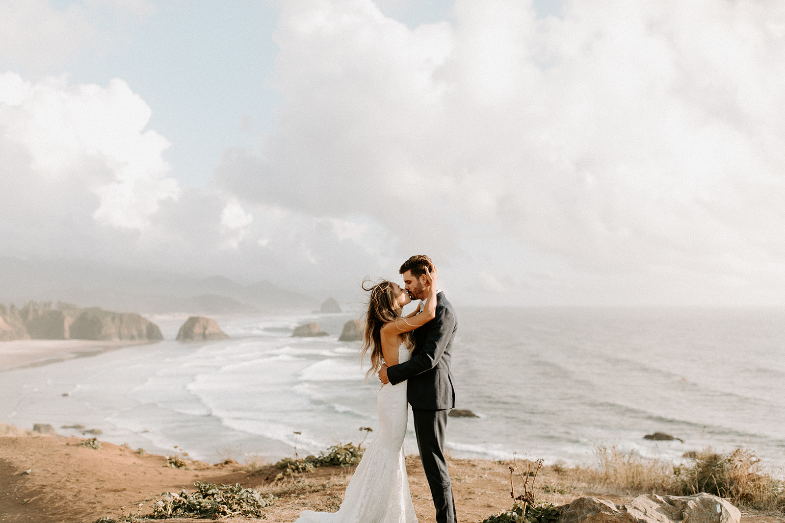 CannonBeachElopementRicamaeandJacobDawnCharlesPhotographer-190.jpg