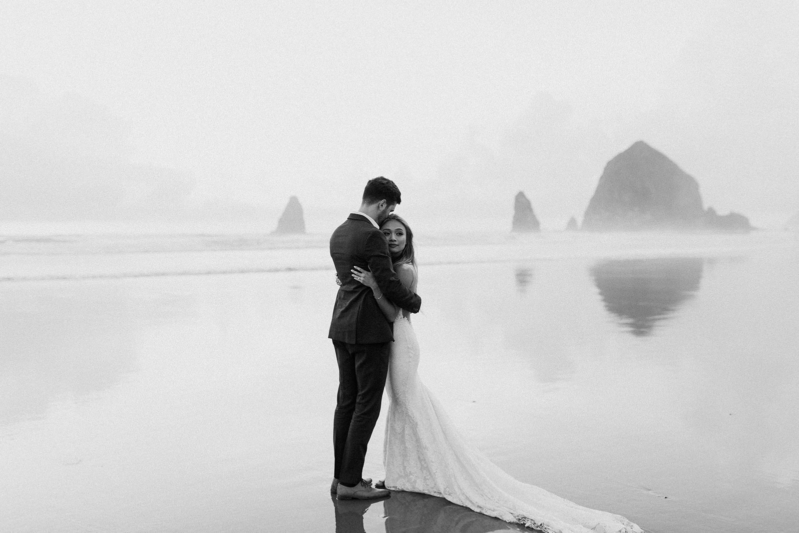 CannonBeachElopementRicamaeandJacobDawnCharlesPhotographer-416.jpg