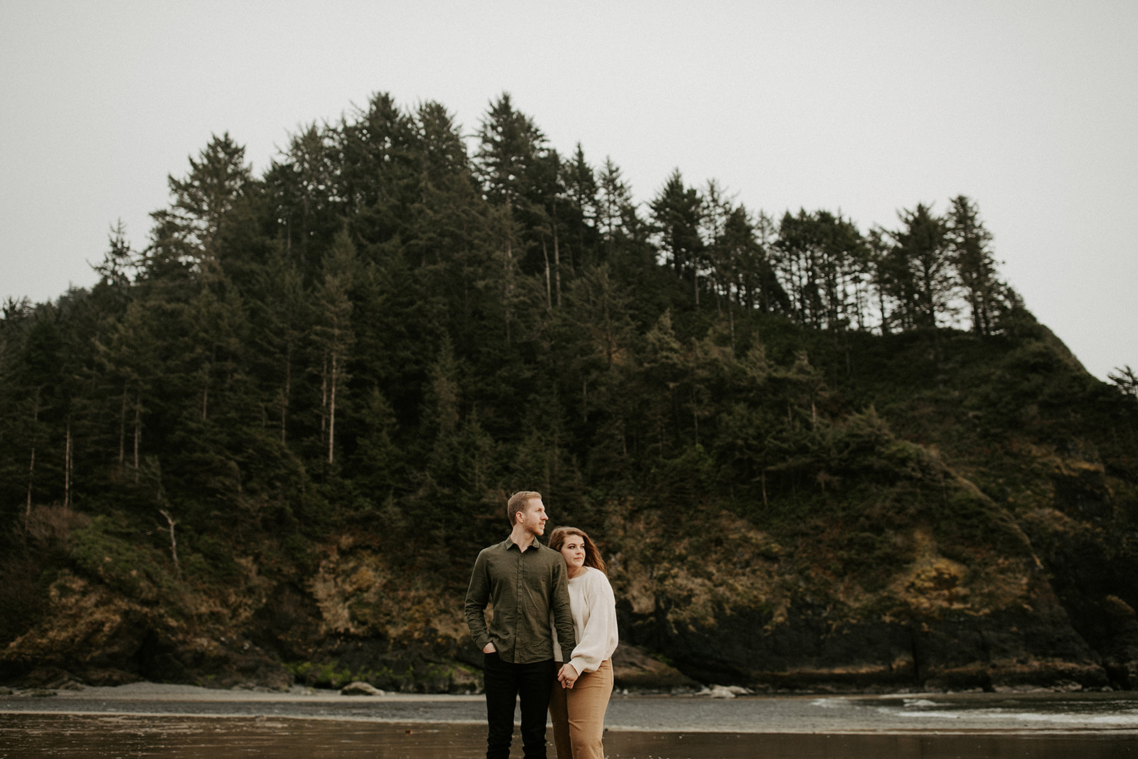 Emily_and_Jeff_Oregon_Coast_Engagement_Dawn_Charles_Photographer-193.jpg