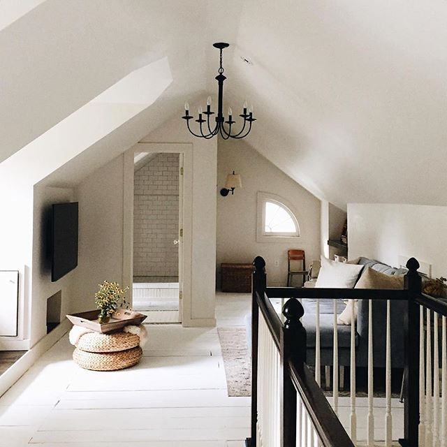 Looking for more square footage? Consider converting your attic. Totally transformational!! . .
.
.
#home #Renovation #attic #white #classic #homedesign #convertedattic #interiordesign #chandelier #cozy #whitefloors #MainLine #philadelphia #realestat